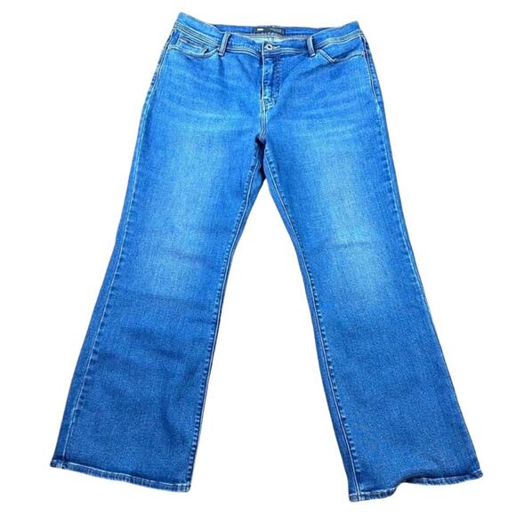 Levi’s 512 Perfectly Slimming High Rise Bootcut Jeans Size 33 - Picture 1 of 7
